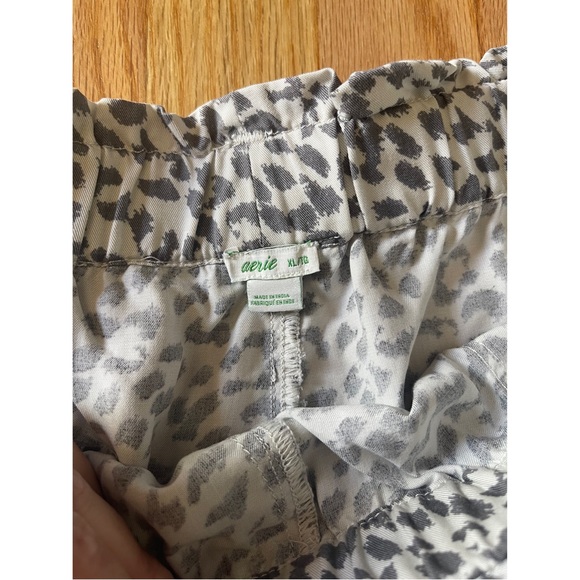 Grey printed shorts - Picture 3 of 4